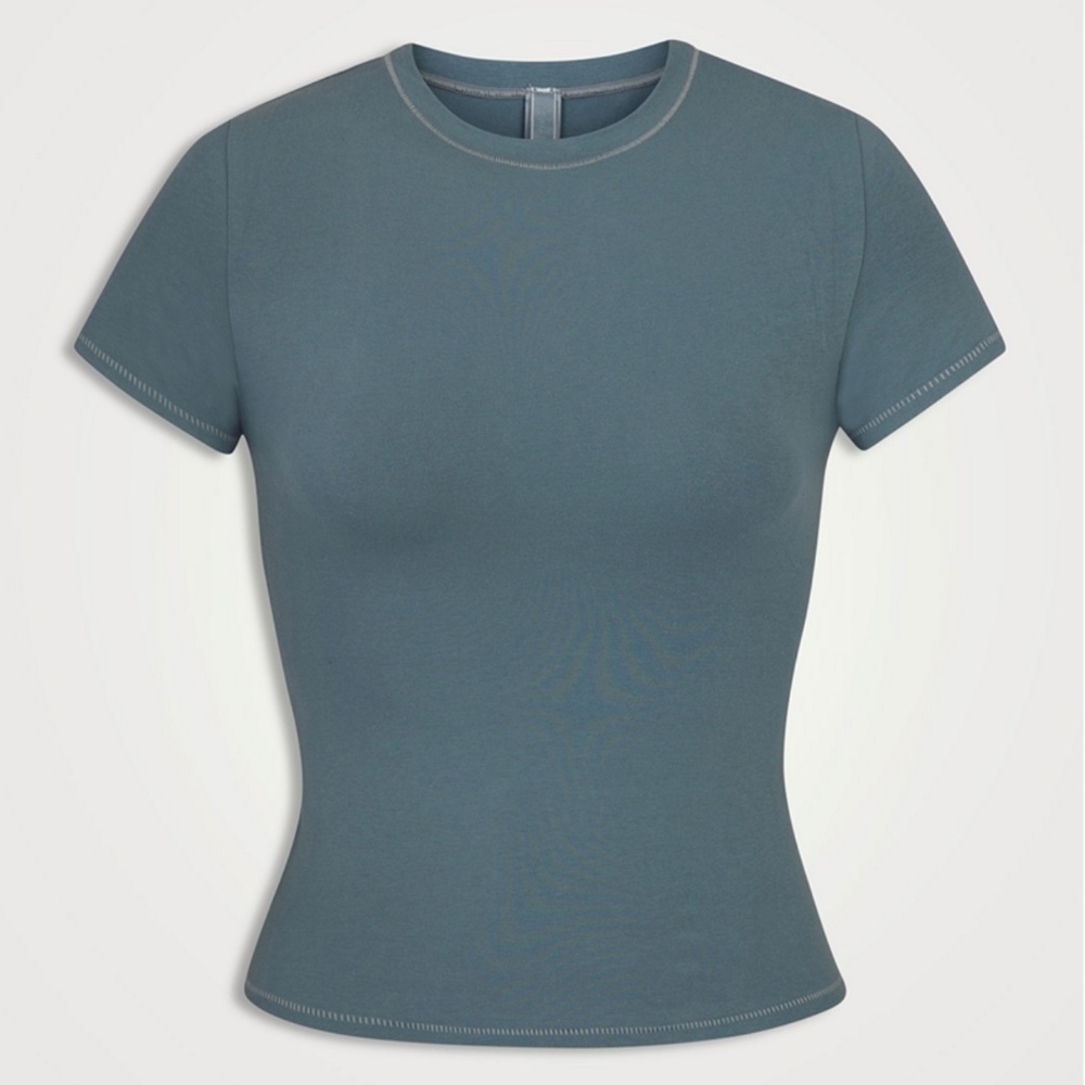 Skims- T-shirt